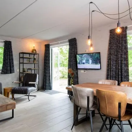 Beekje - Rolstoelvriendelijk En Comfortabel 8p Holiday home